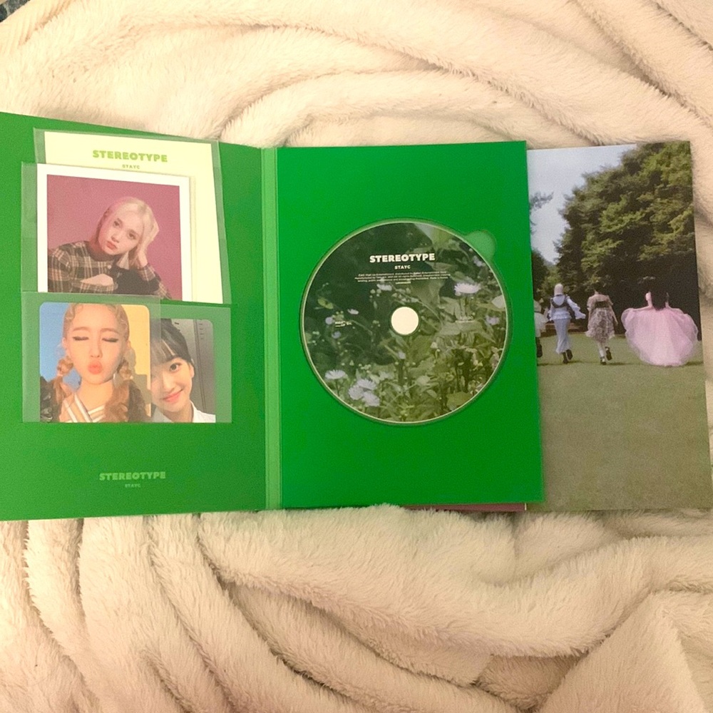 STAYC Stereotype Album Type B